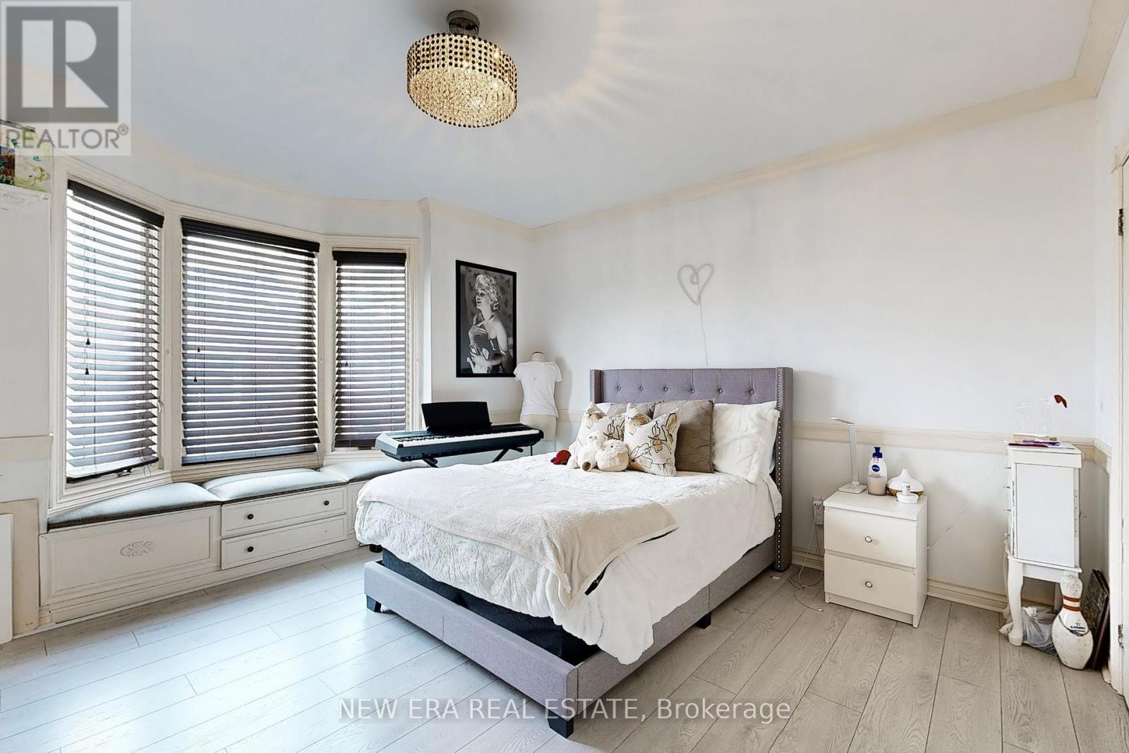 Photo 12 of 53 Burnfield Avenue, Toronto ON