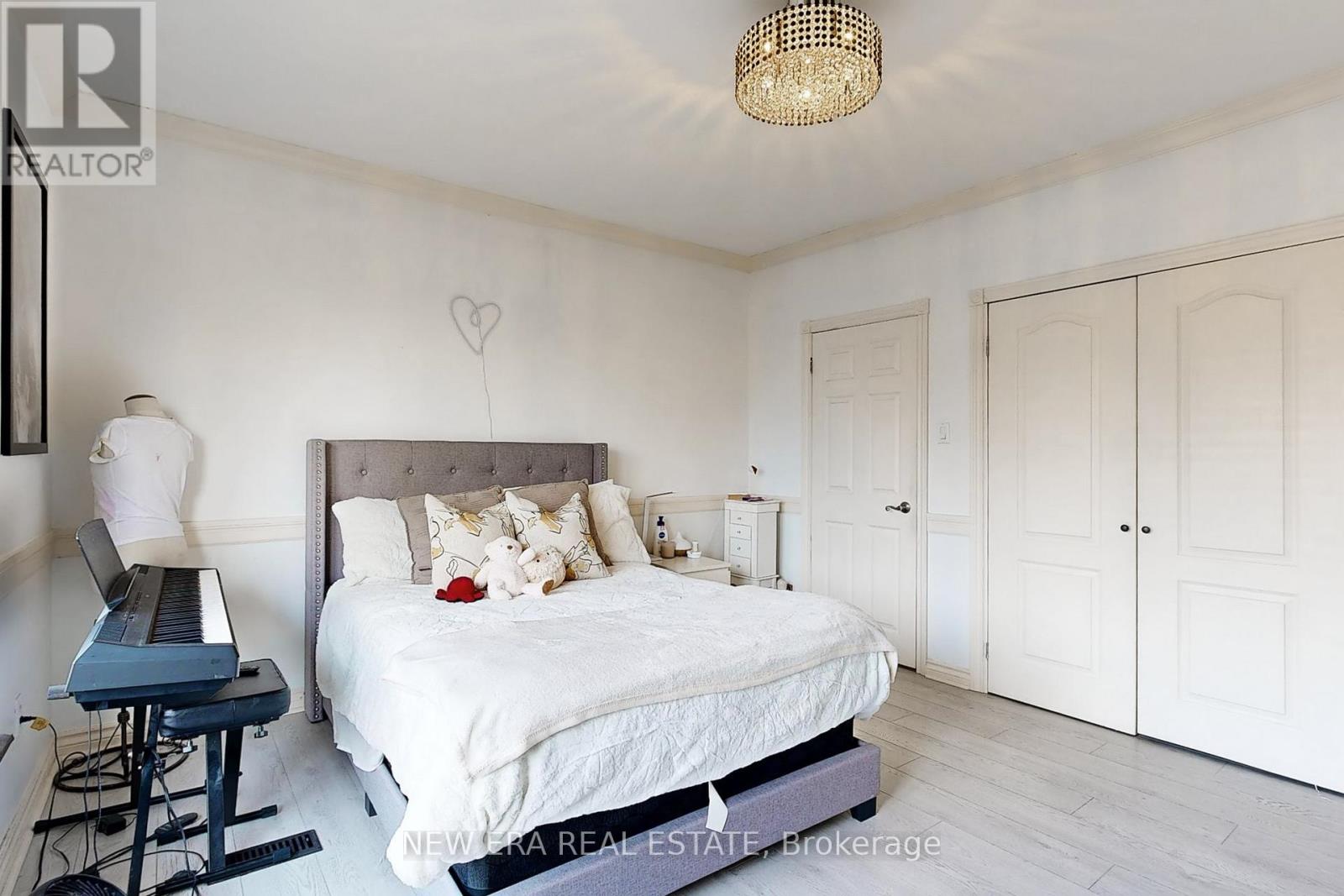 Photo 13 of 53 Burnfield Avenue, Toronto ON