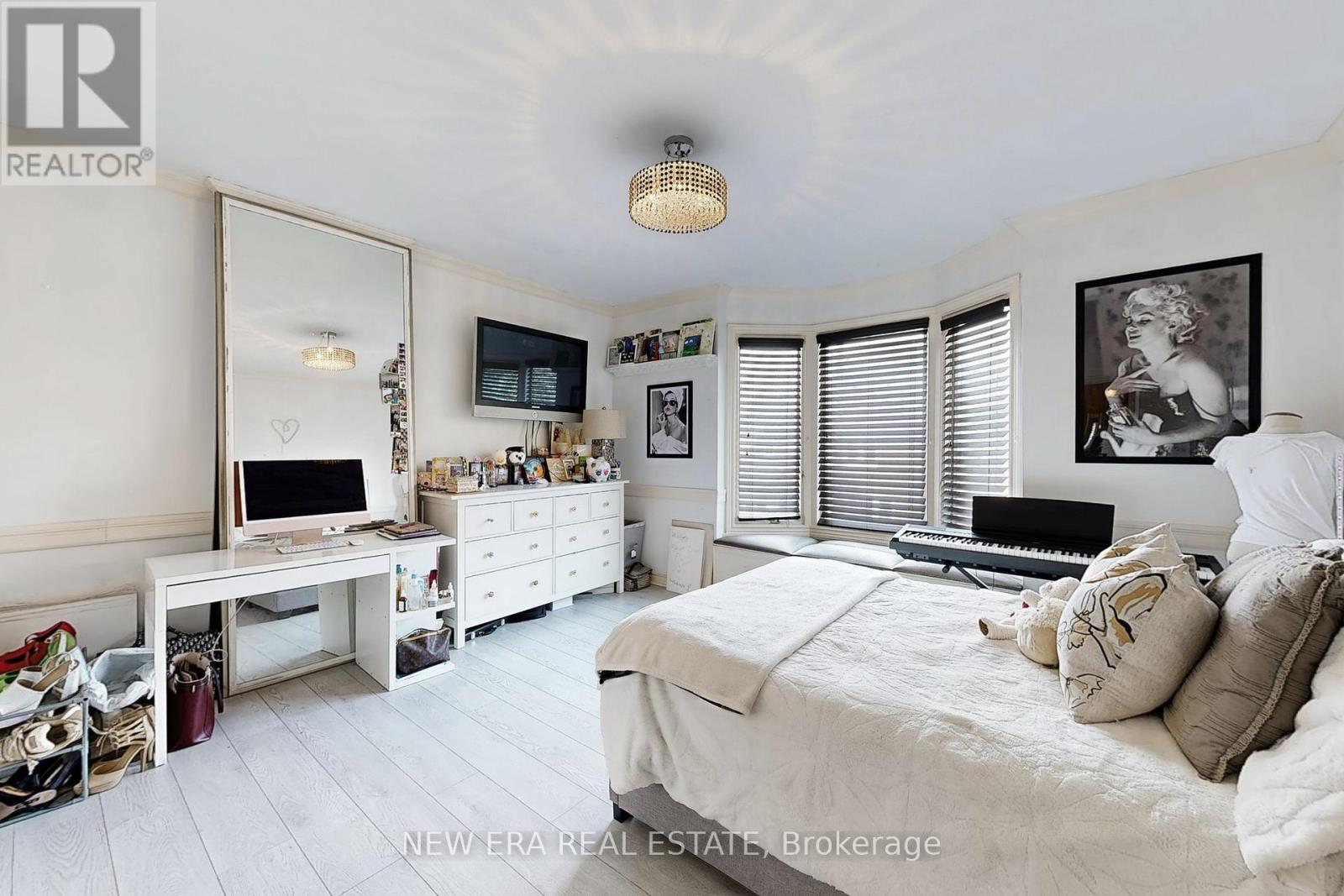 Photo 14 of 53 Burnfield Avenue, Toronto ON