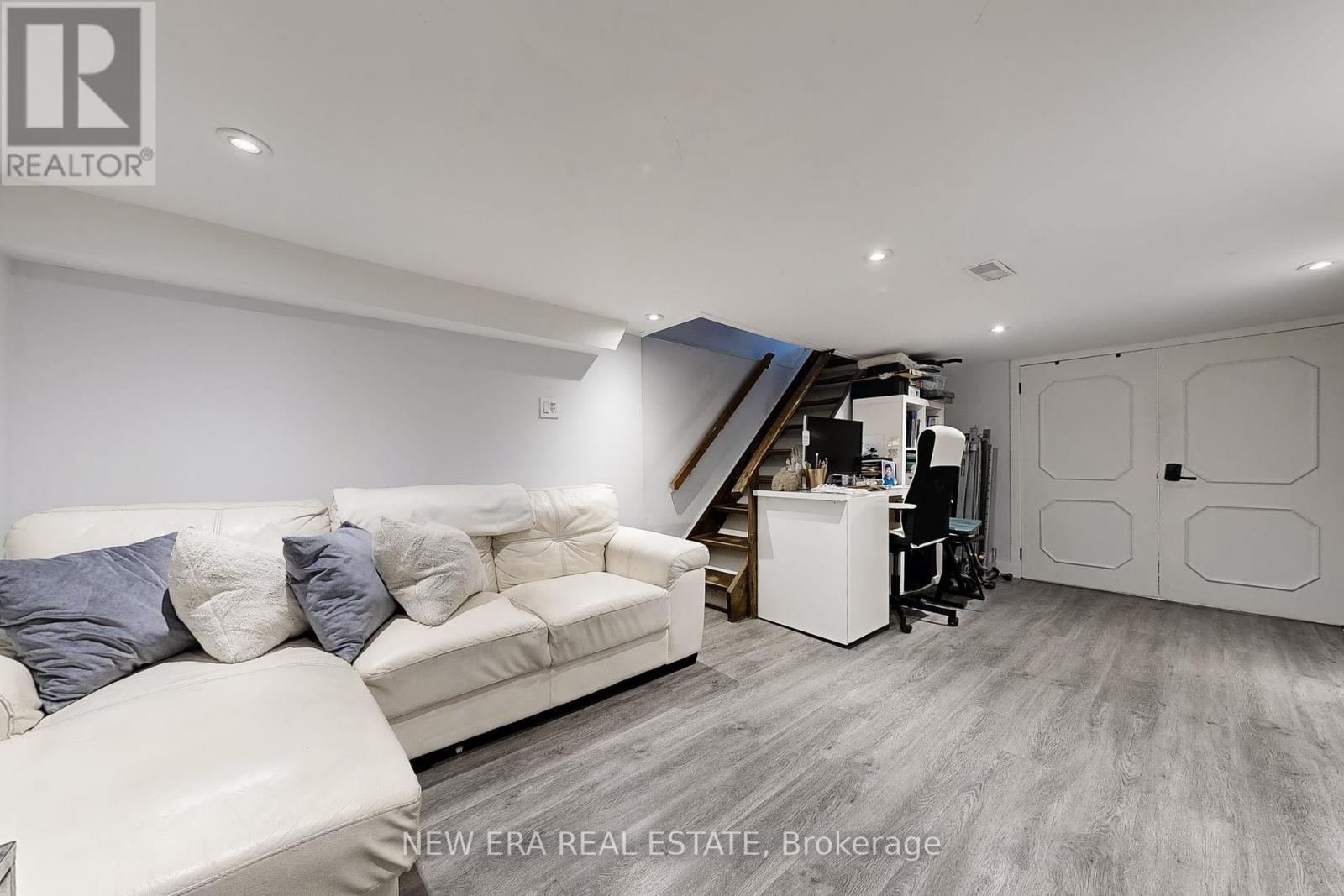 Photo 20 of 53 Burnfield Avenue, Toronto ON