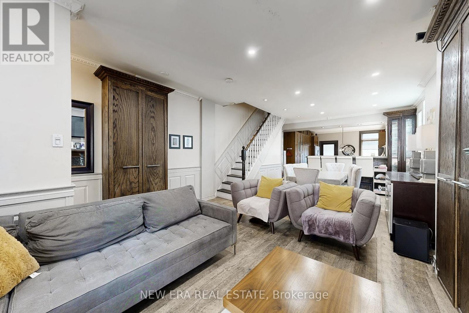 Photo 5 of 53 Burnfield Avenue, Toronto ON