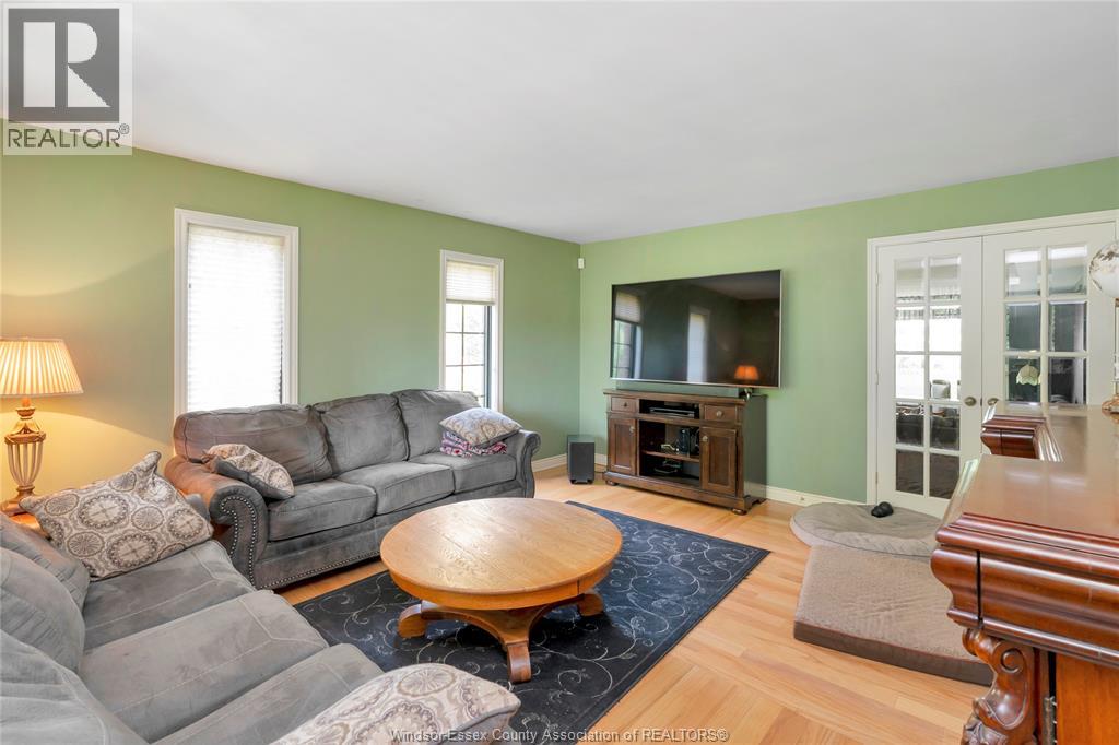 Photo 3 of 1232 Bainbridge, Kingsville ON