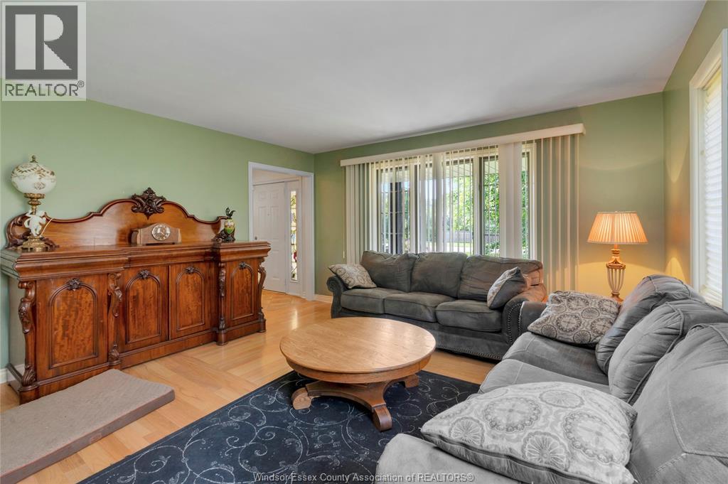 Photo 4 of 1232 Bainbridge, Kingsville ON