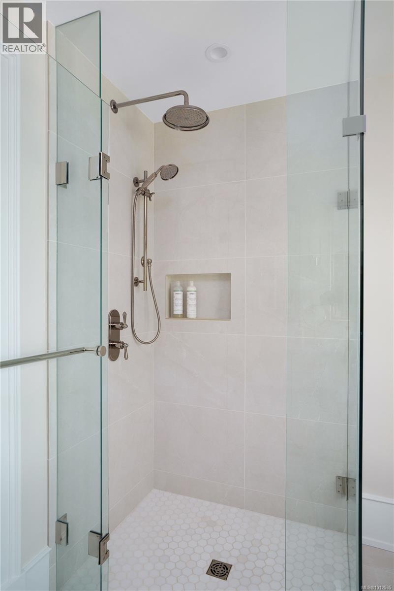  2175 Granite Street, Oak Bay