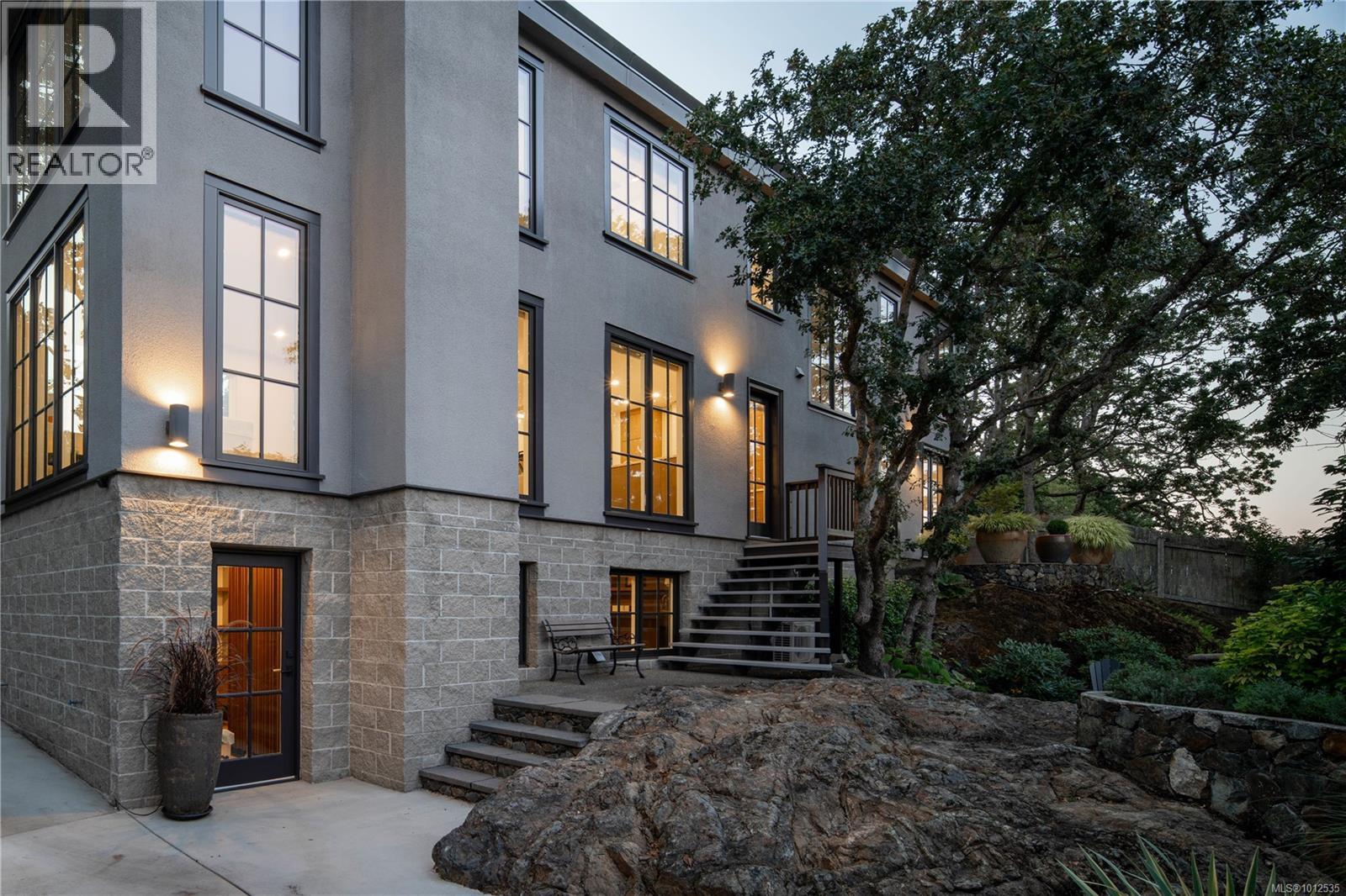  2175 Granite Street, Oak Bay