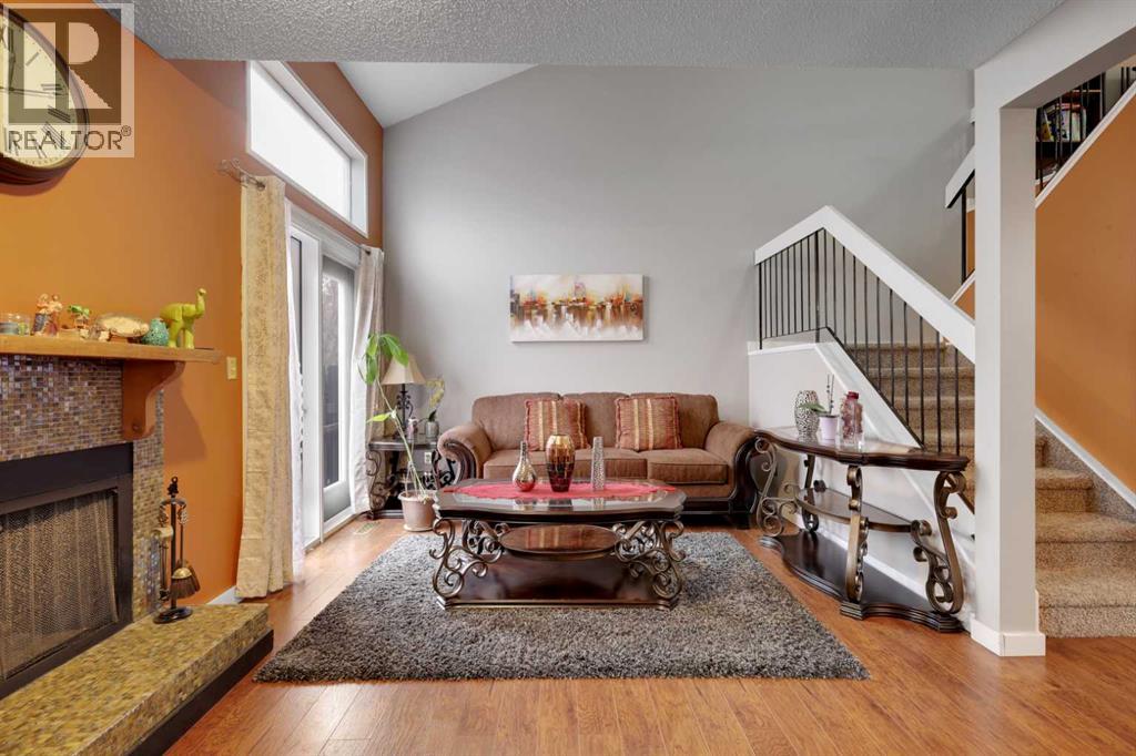 Photo 12 of 17 41 Glenbrook Crescent, Cochrane AB