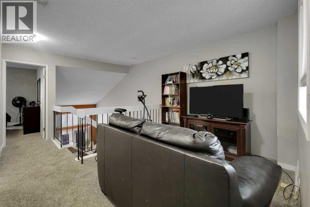 Photo 19 of 17 41 Glenbrook Crescent, Cochrane AB