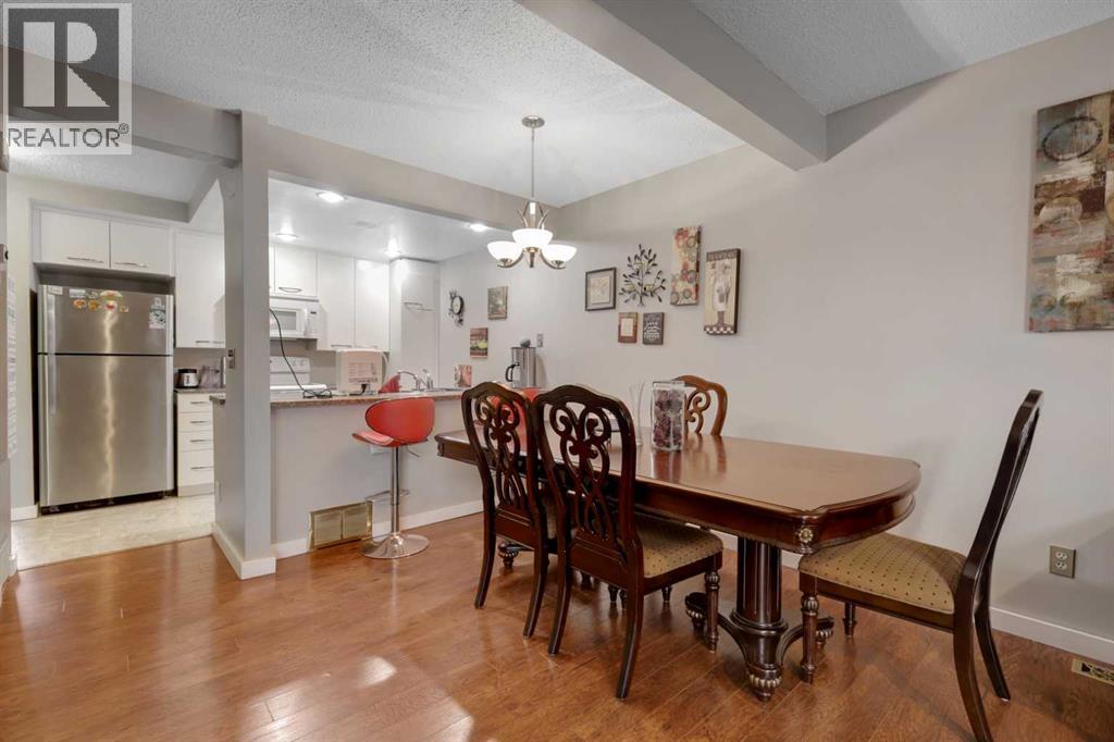 Photo 6 of 17 41 Glenbrook Crescent, Cochrane AB