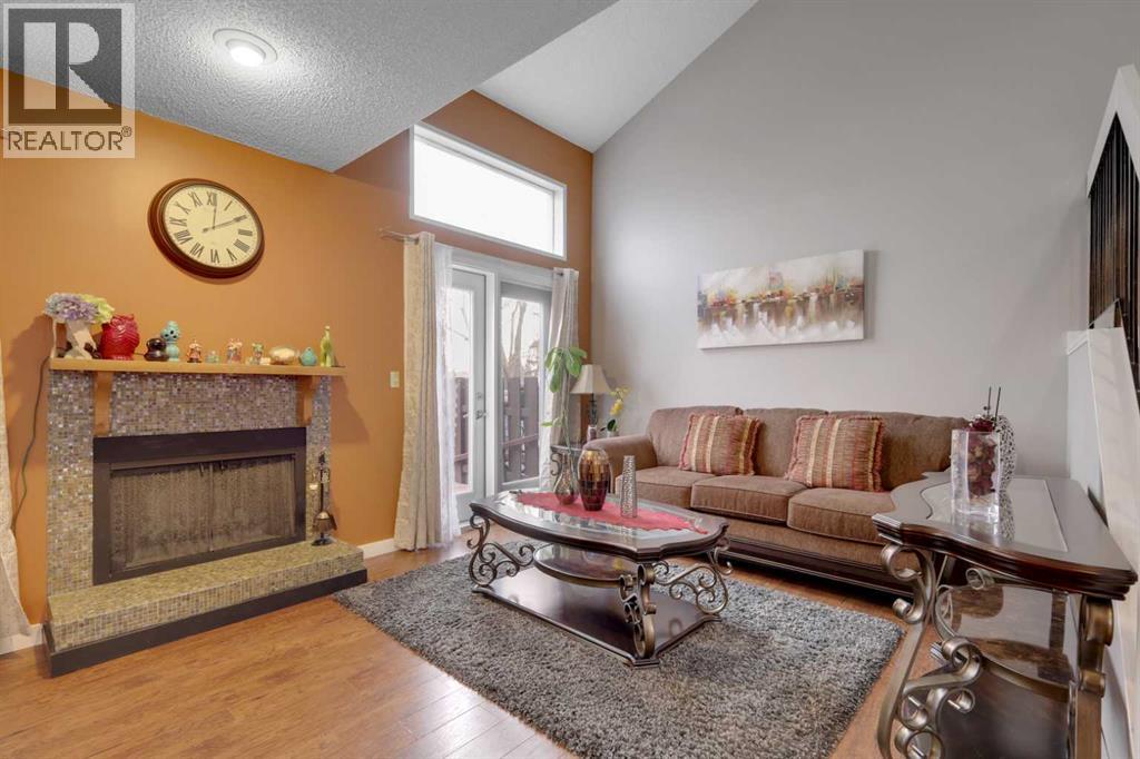 Photo 7 of 17 41 Glenbrook Crescent, Cochrane AB