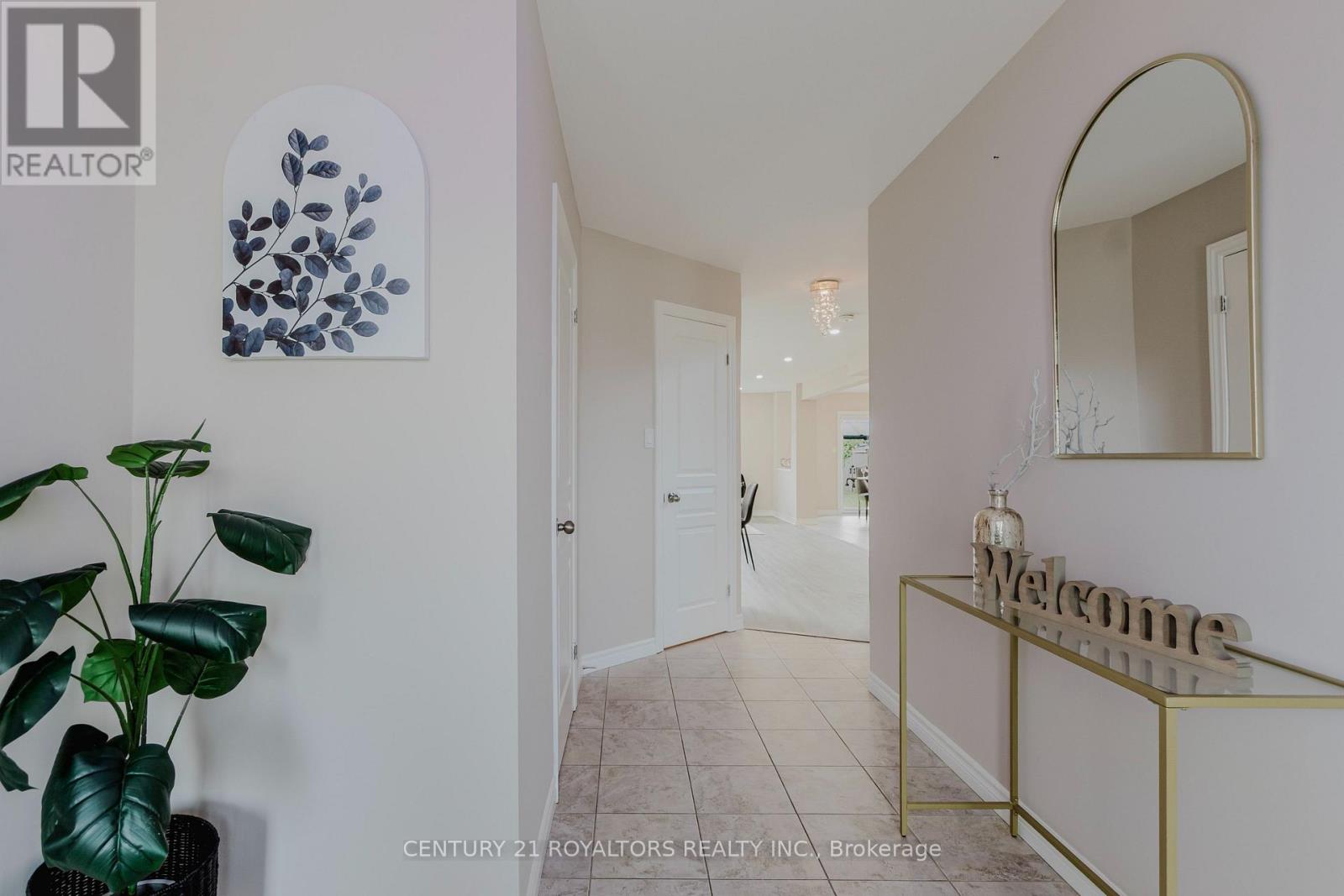 Photo 4 of 1308 Lawson Road, London North ON