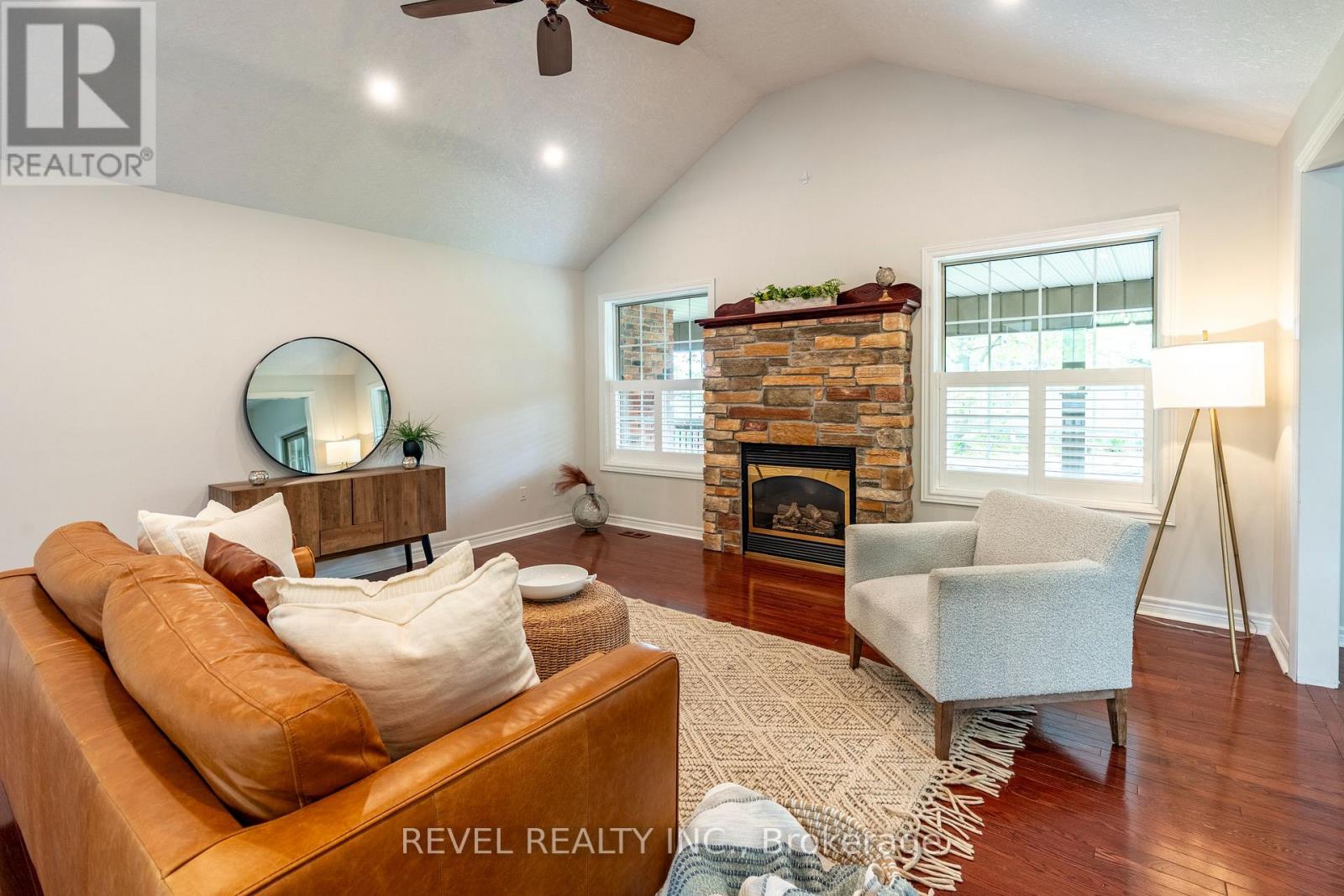 Photo 10 of 632 Bayhampton Crescent, Waterloo ON