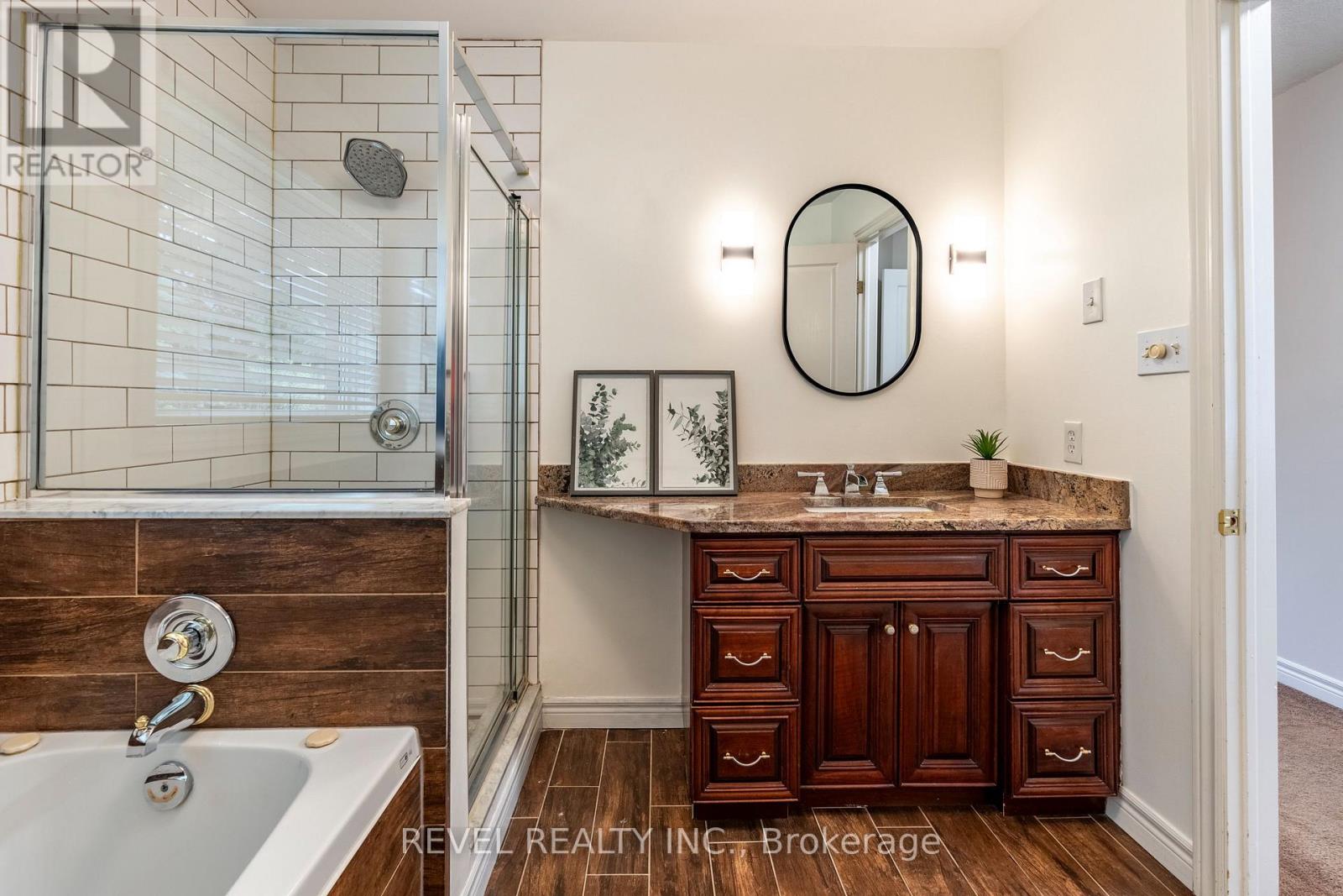 Photo 15 of 632 Bayhampton Crescent, Waterloo ON