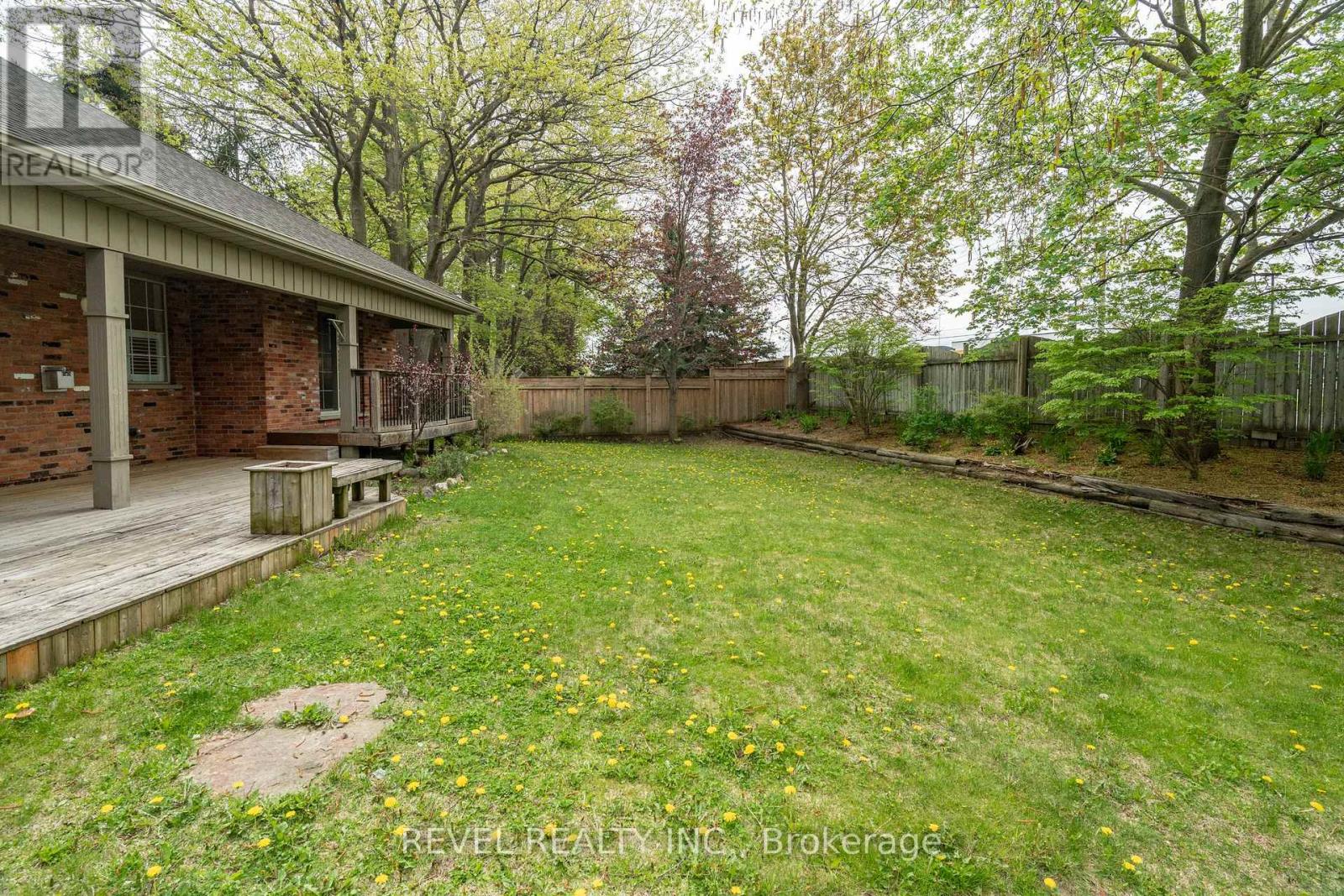 Photo 38 of 632 Bayhampton Crescent, Waterloo ON