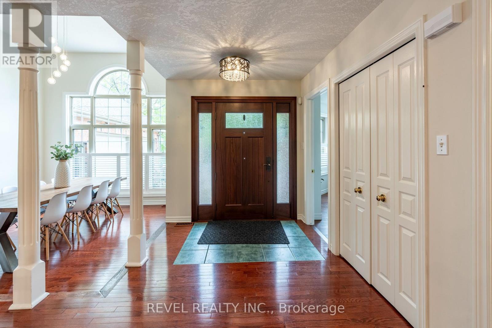Photo 4 of 632 Bayhampton Crescent, Waterloo ON