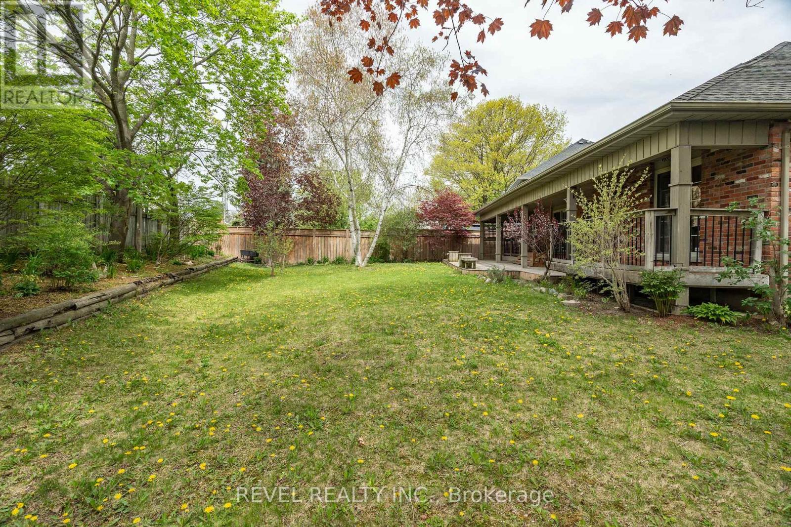 Photo 40 of 632 Bayhampton Crescent, Waterloo ON
