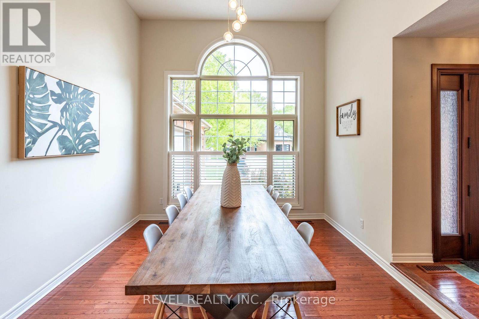 Photo 8 of 632 Bayhampton Crescent, Waterloo ON
