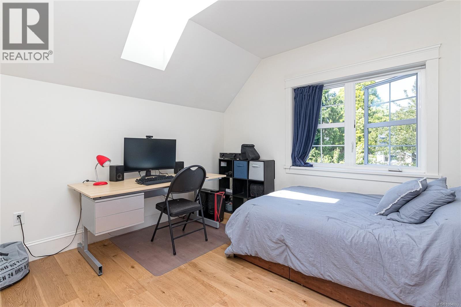 Photo 32 of 1150 Mcclure St, Victoria BC