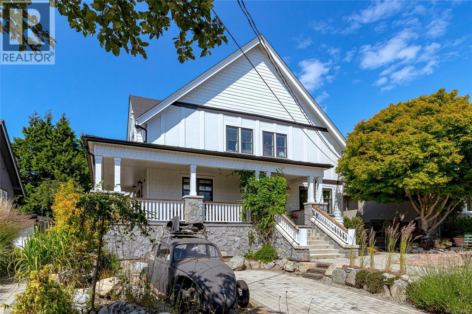 Photo 3 of 1150 Mcclure St, Victoria BC