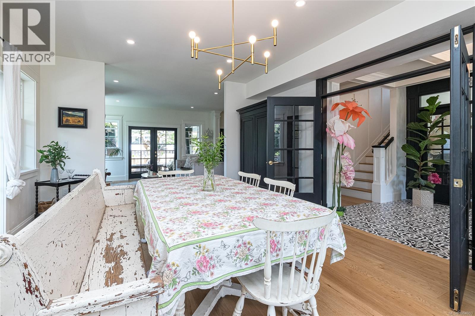 Photo 14 of 1150 Mcclure St, Victoria BC