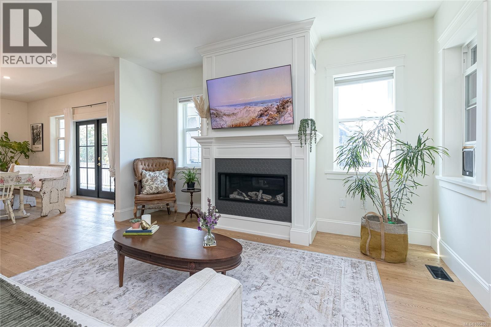 Photo 9 of 1150 Mcclure St, Victoria BC