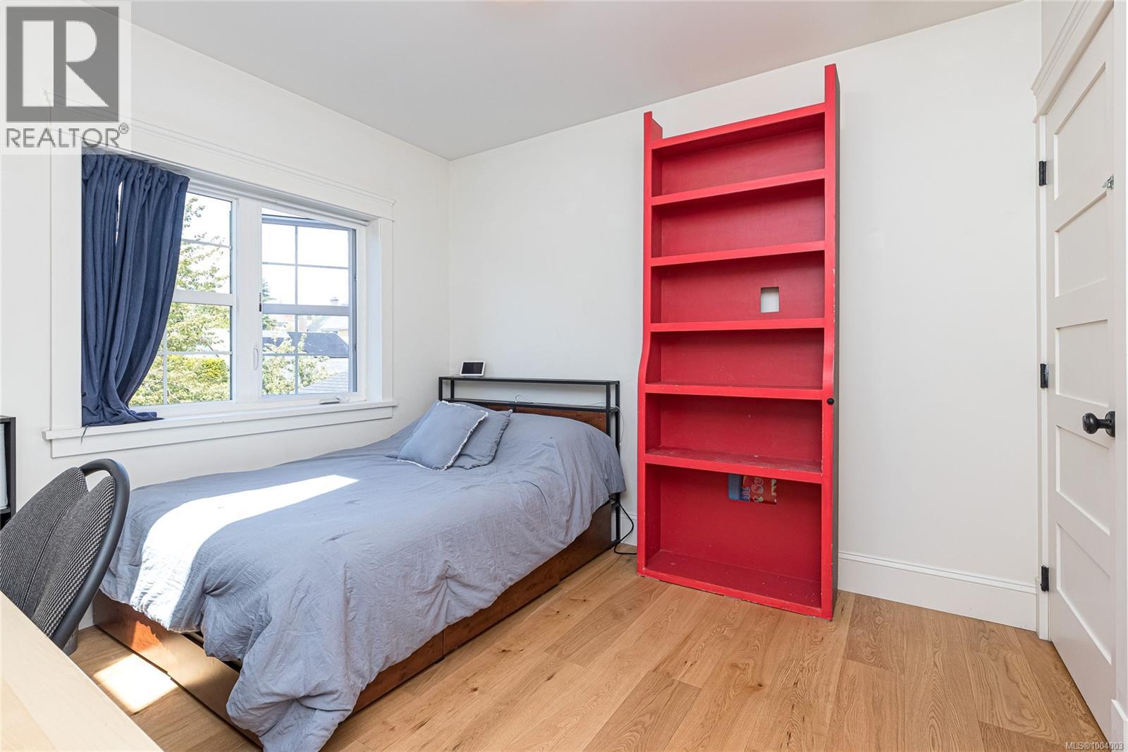 Photo 33 of 1150 Mcclure St, Victoria BC