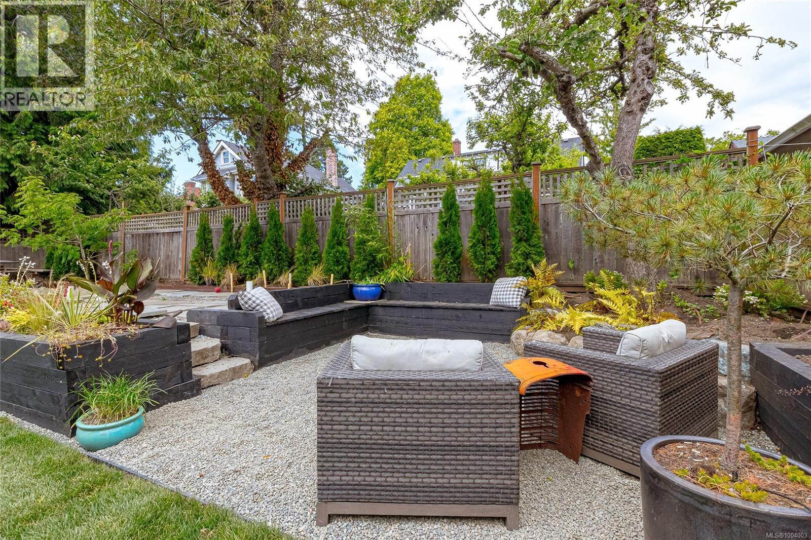 Photo 51 of 1150 Mcclure St, Victoria BC