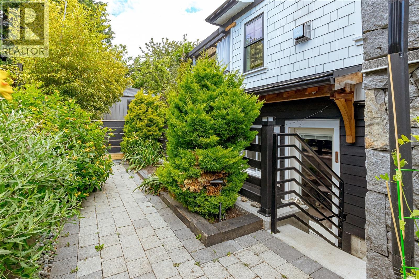 Photo 55 of 1150 Mcclure St, Victoria BC