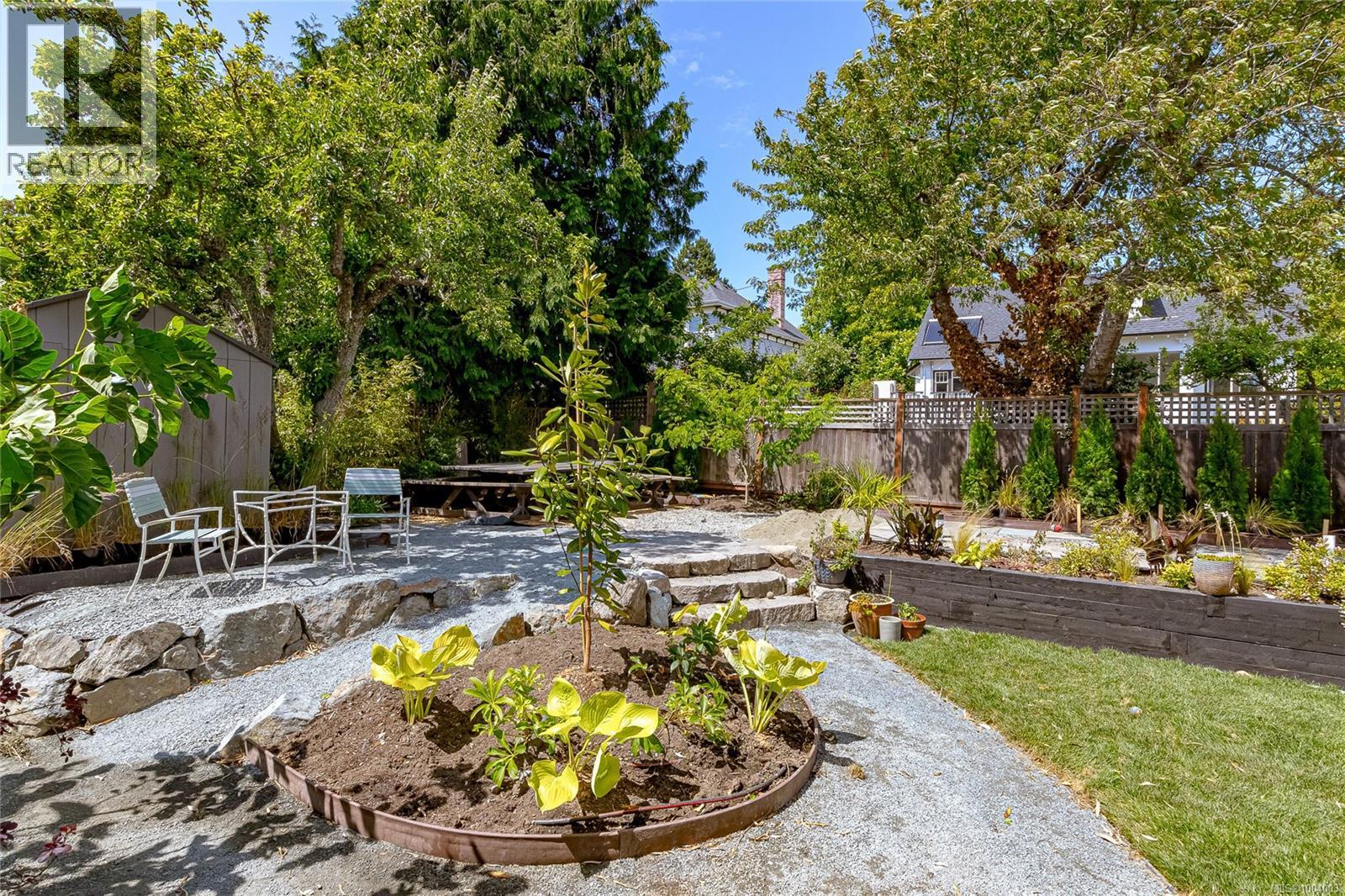 Photo 53 of 1150 Mcclure St, Victoria BC