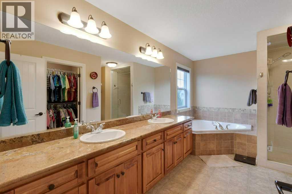 Photo 15 of 200 Cimarron Drive, Okotoks AB
