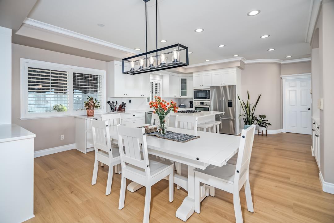 Photo 12 of 14433 Sunset Lane, White Rock BC