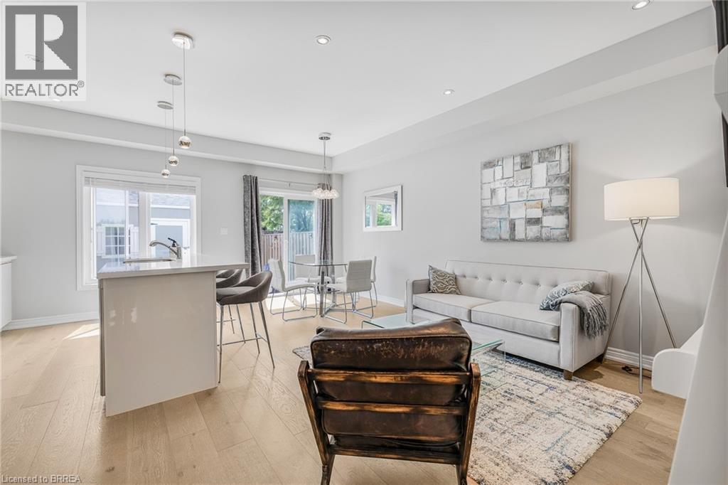 Photo 4 of 21 Madonna Drive Unit 31, Hamilton ON