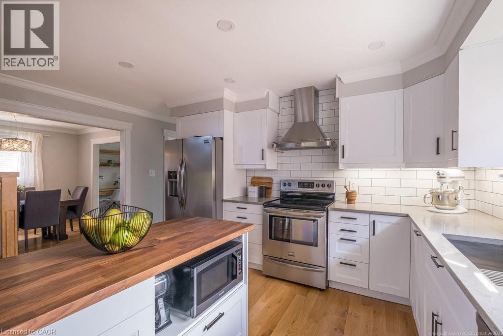 Photo 18 of 94 Adis Avenue, Hamilton ON