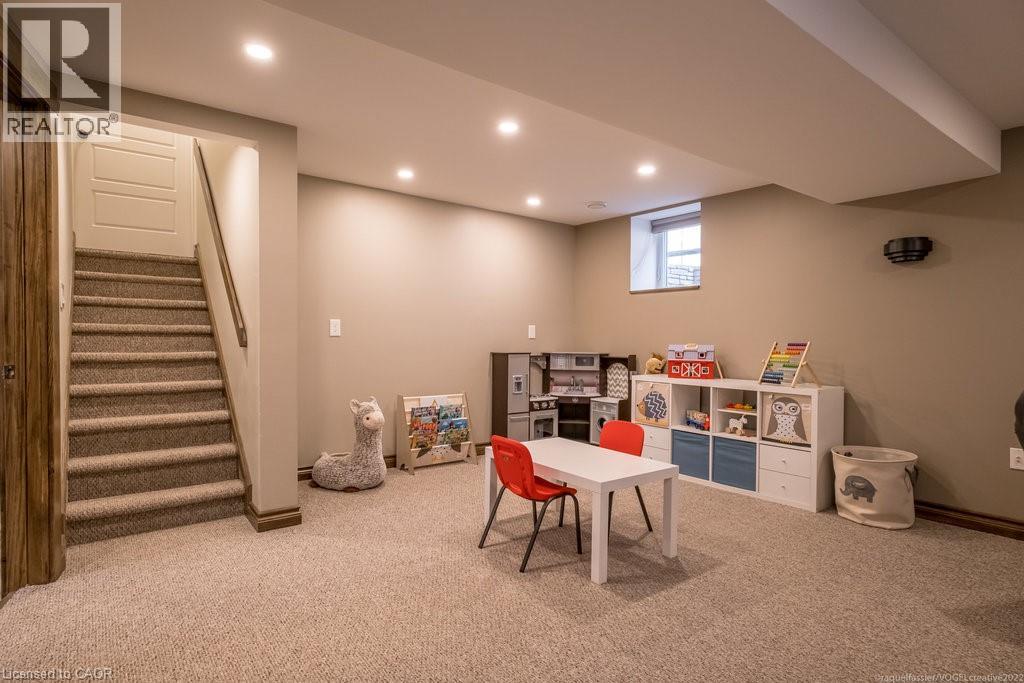 Photo 38 of 94 Adis Avenue, Hamilton ON