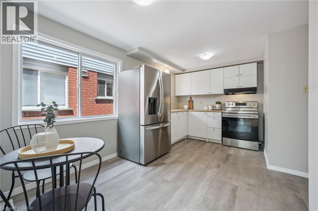 Photo 14 of 71 Moss Place, Guelph ON