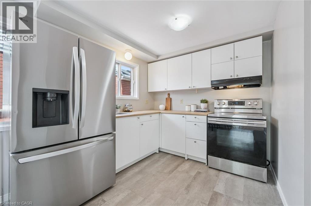 Photo 15 of 71 Moss Place, Guelph ON