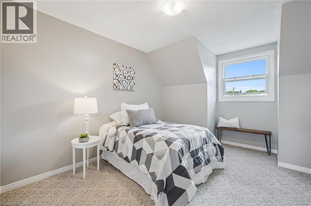 Photo 24 of 71 Moss Place, Guelph ON