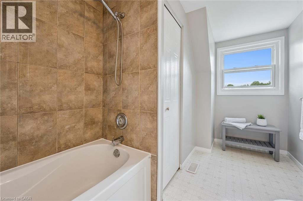 Photo 26 of 71 Moss Place, Guelph ON