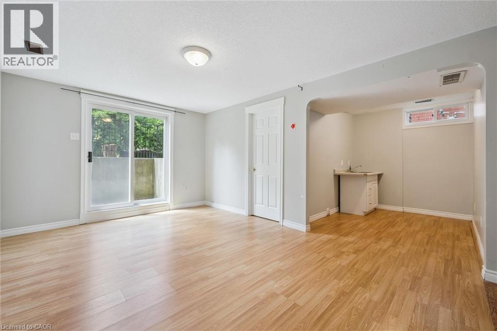 Photo 29 of 71 Moss Place, Guelph ON