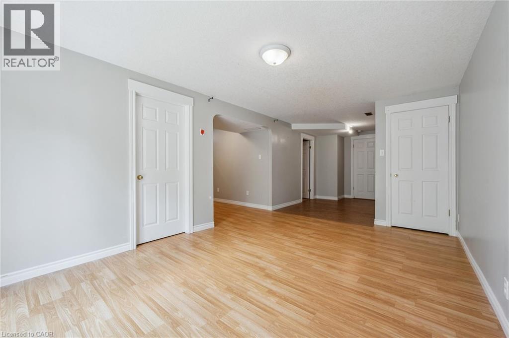 Photo 31 of 71 Moss Place, Guelph ON