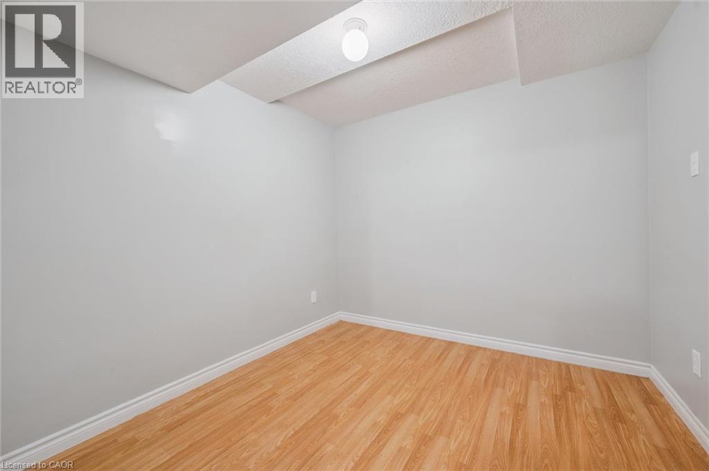 Photo 32 of 71 Moss Place, Guelph ON