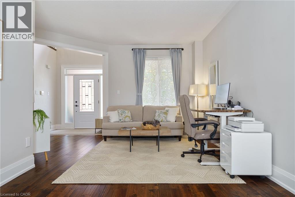Photo 7 of 104 Davidson Boulevard, Dundas ON