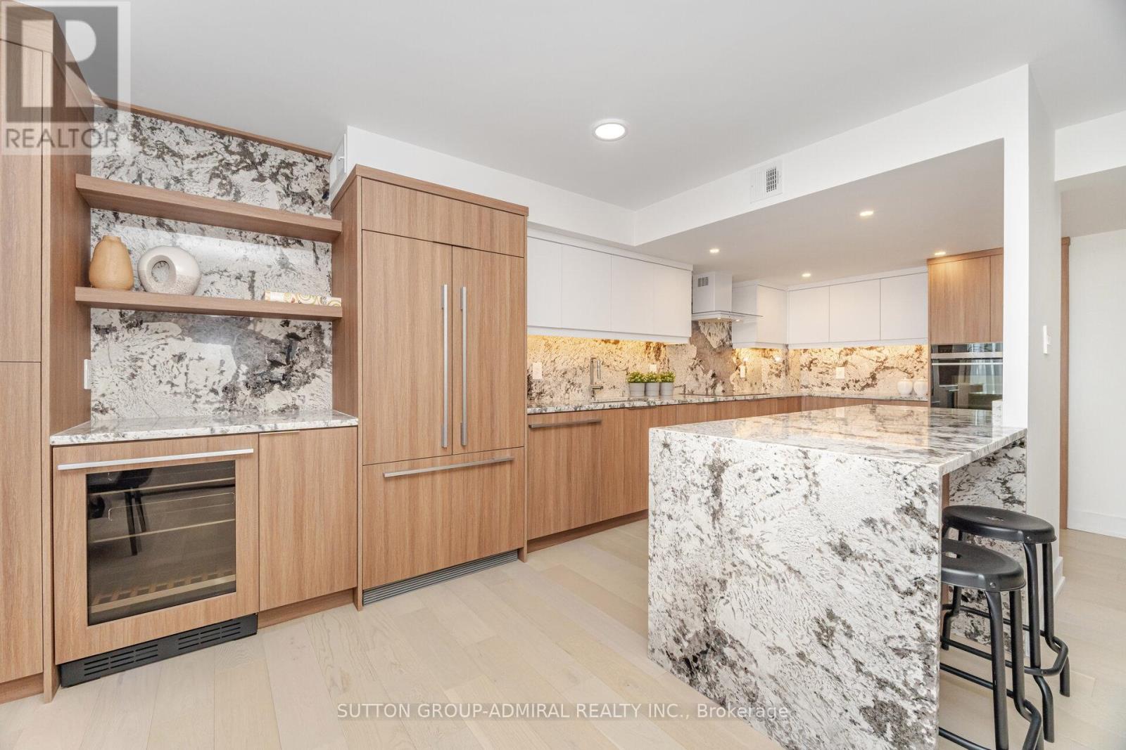 Photo 3 of 902 900 Yonge Street, Toronto ON