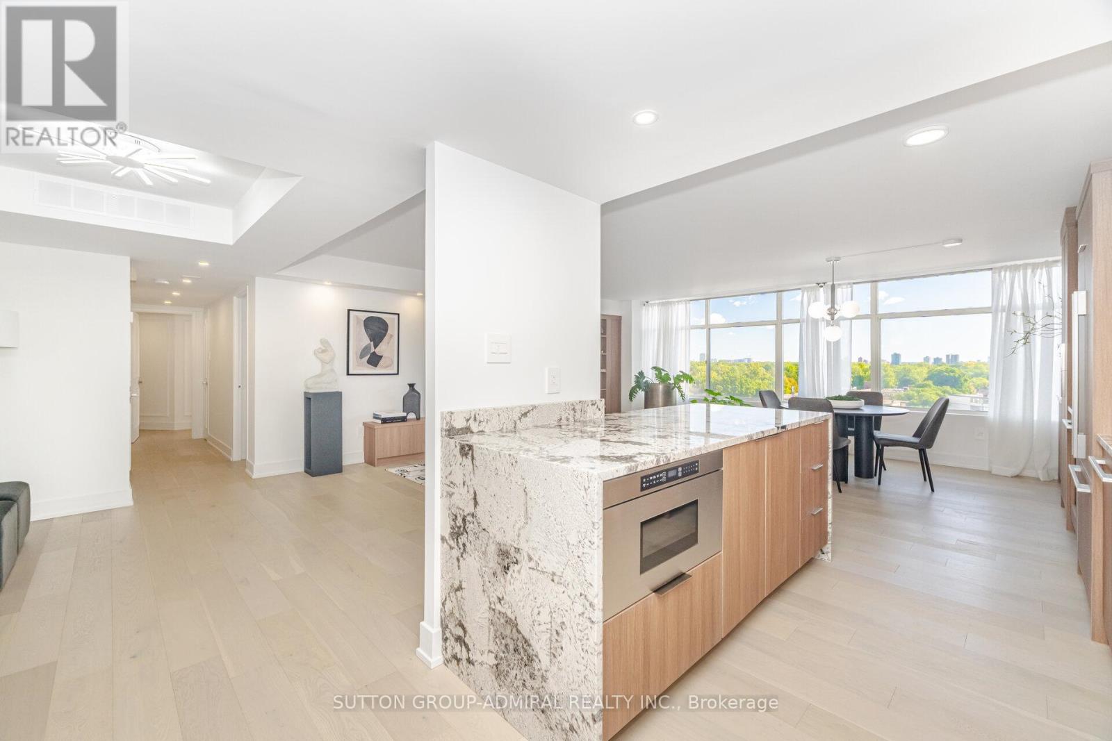 Photo 4 of 902 900 Yonge Street, Toronto ON