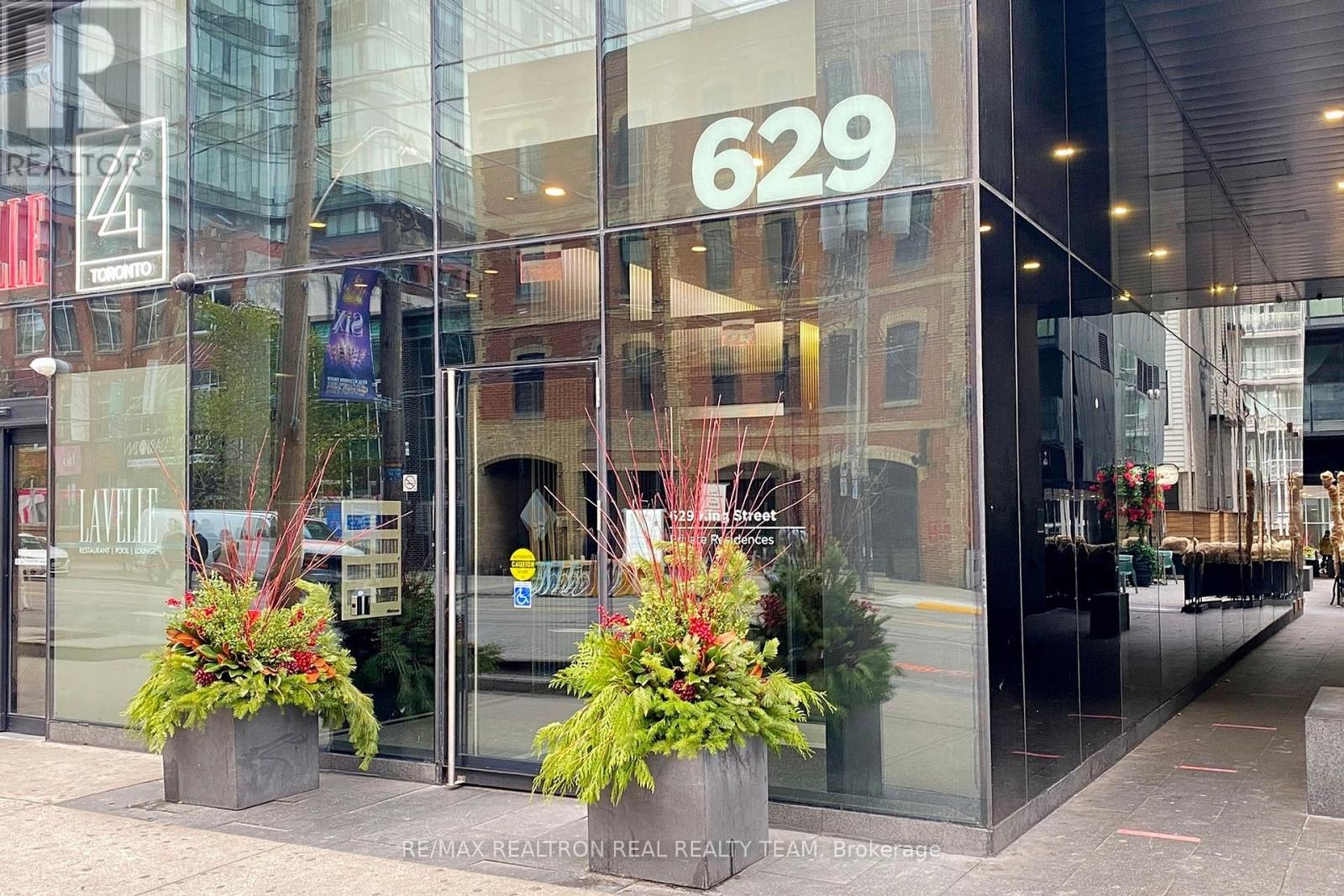 Photo 2 of 1316 629 King Street W, Toronto ON