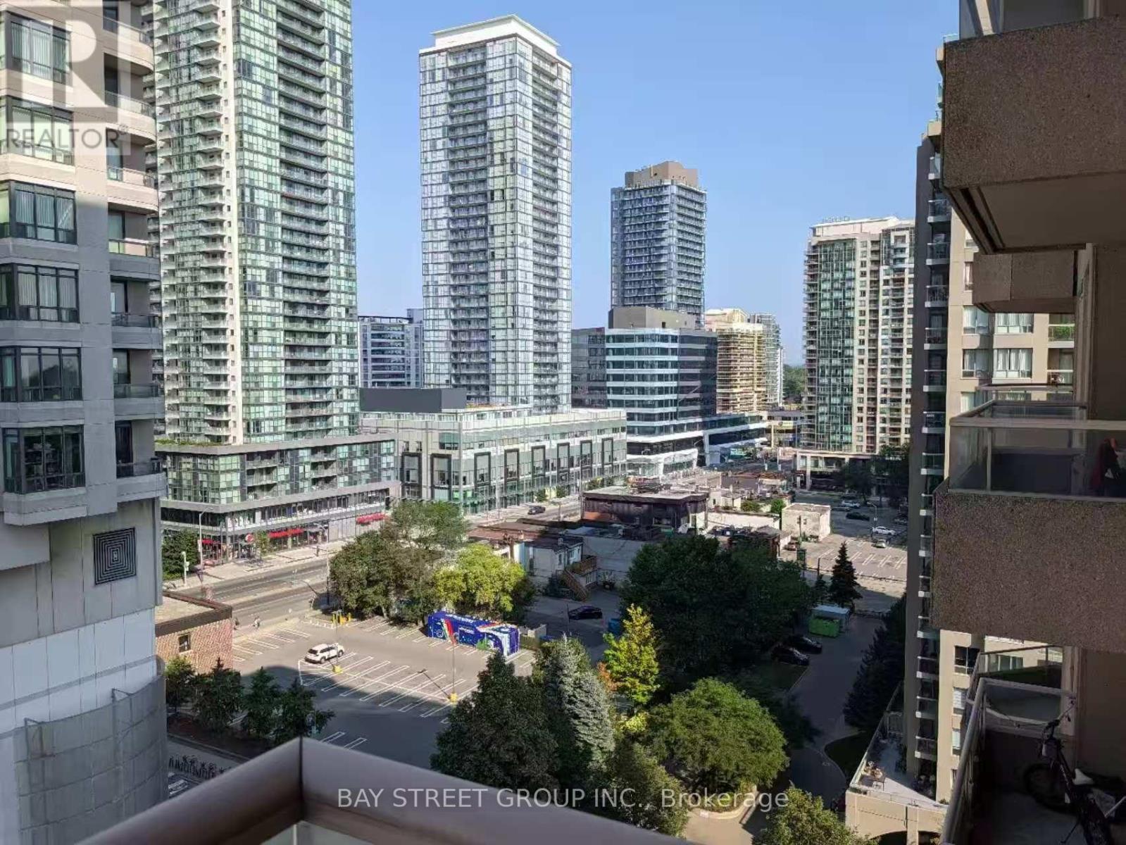 Photo 2 of 1408 35 Empress Avenue, Toronto ON