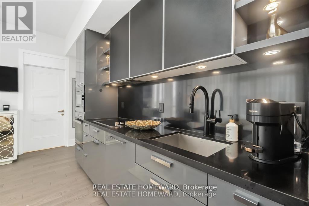 Photo 17 of 1401 32 Davenport Road, Toronto ON
