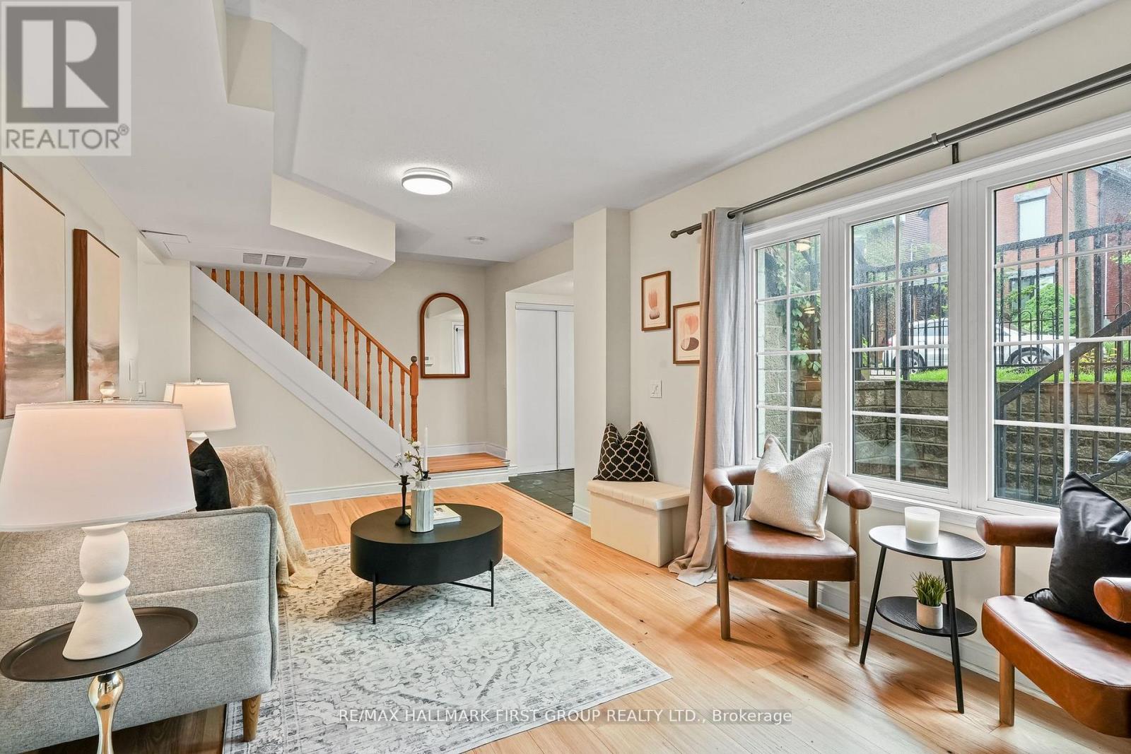 Photo 11 of 102 262 St Helens Avenue, Toronto ON