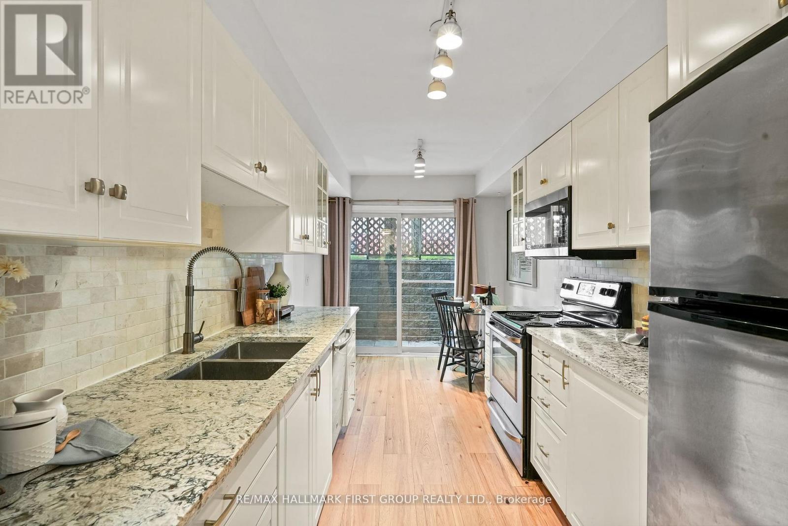 Photo 13 of 102 262 St Helens Avenue, Toronto ON
