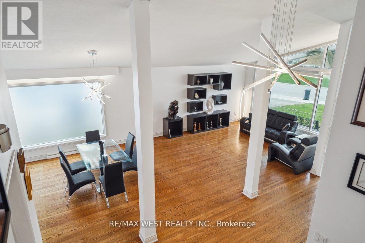 Photo 6 of 40 Arlstan Drive, Toronto ON