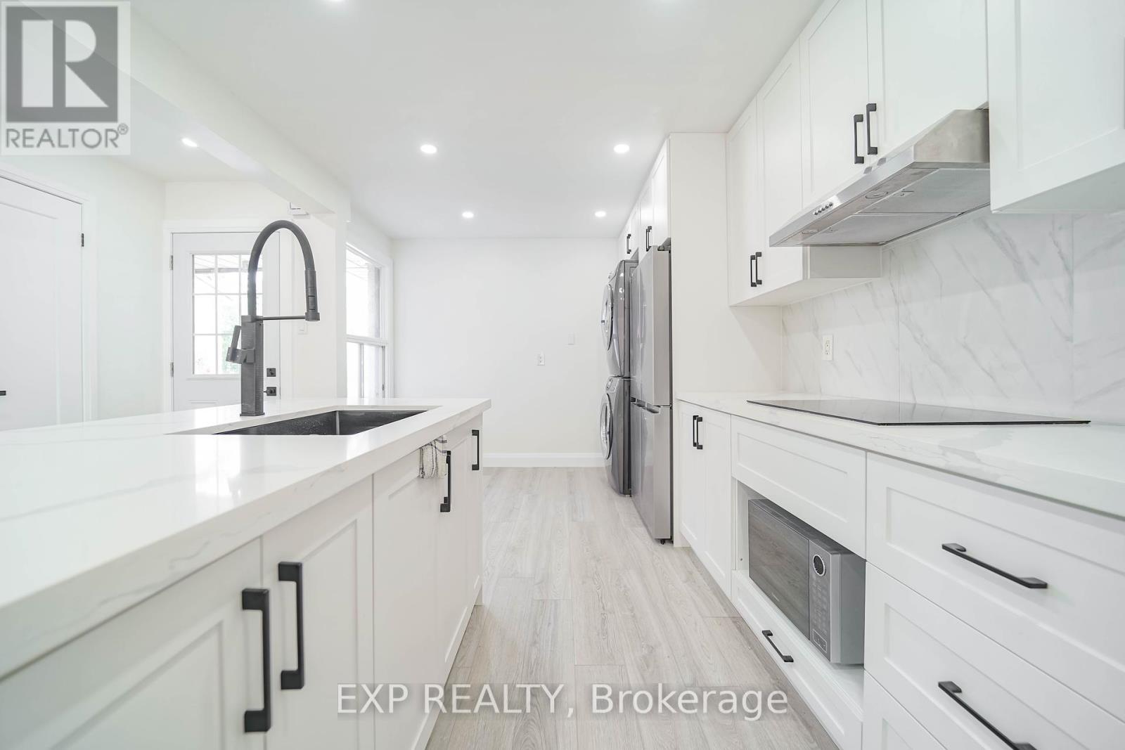 Photo 13 of Upper Lvl 25 Nabob Crescent, Toronto ON